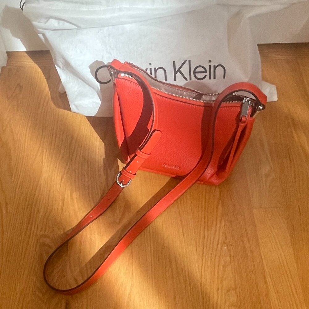 NWOT/NEVER USED: Calvin Klein Crossbody Bag - ORANGE